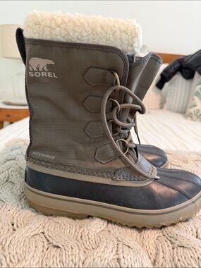 Sorel Olive and Black Lace-Up Waterproof Winter Boots with Shearling Cuff